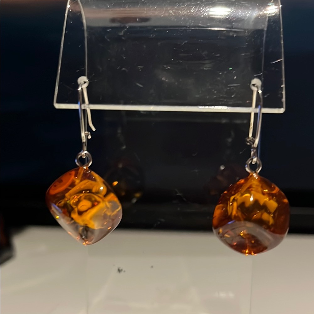 NWOT Dice shaped Amber Drop Earrings